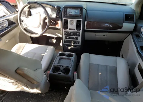 2010 Chrysler Town & Country Touring Plus from USA, damaged, VIN 2A4RR8DX2AR374341